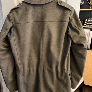 beautiful cashmere jacket.  Awesome army green color with great shape to it.